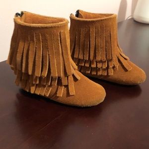 Monkey Feet Fringe Boots